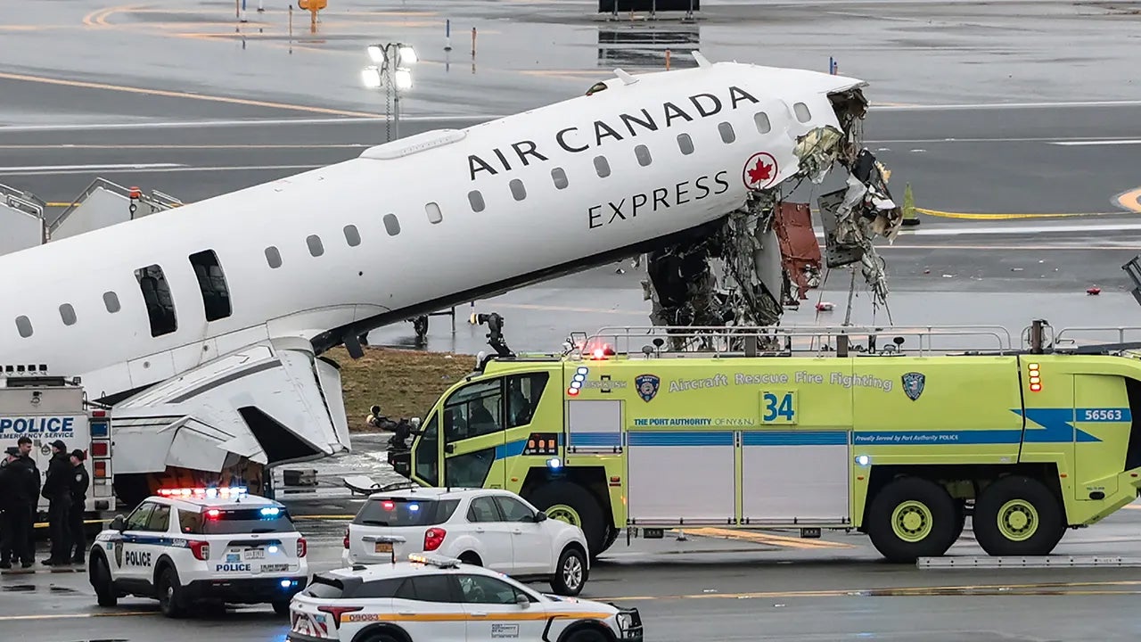 LaGuardia plane crash: 2 pilots identified as investigators scrutinize Air Canada black box