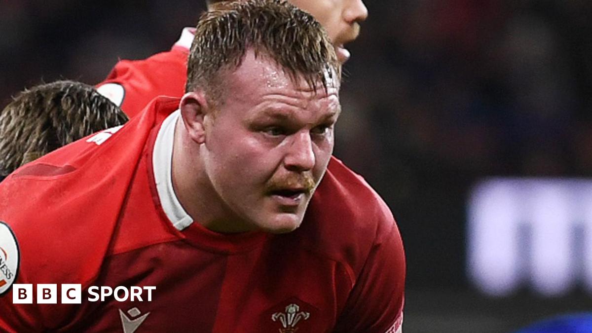 Dewi Lake of Wales prepares for a scrum