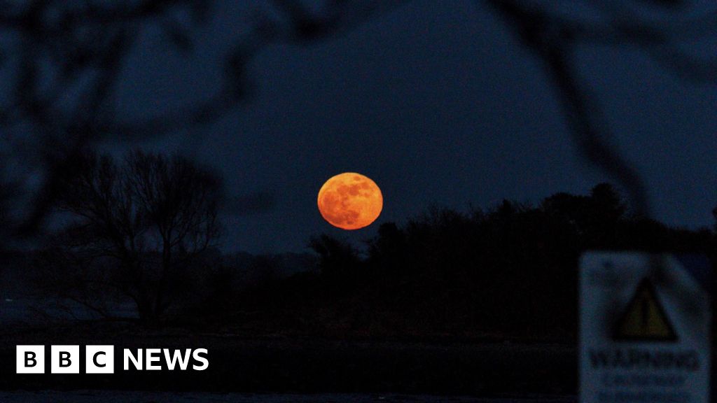 In pictures: Worm Moon captured over Northern Ireland - BBC