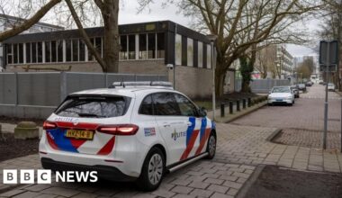 Explosion at Amsterdam Jewish school 'a deliberate attack' says mayor - BBC
