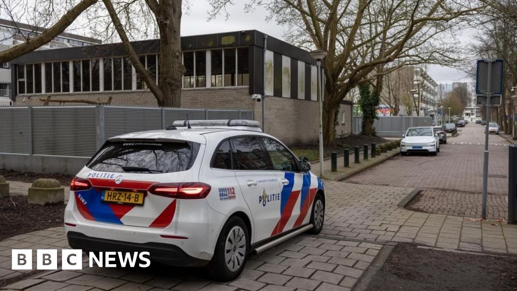 Explosion at Amsterdam Jewish school 'a deliberate attack' says mayor - BBC