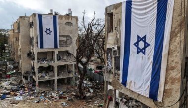 Trump extends Hormuz deadline but few signs of progress toward truce with Iran