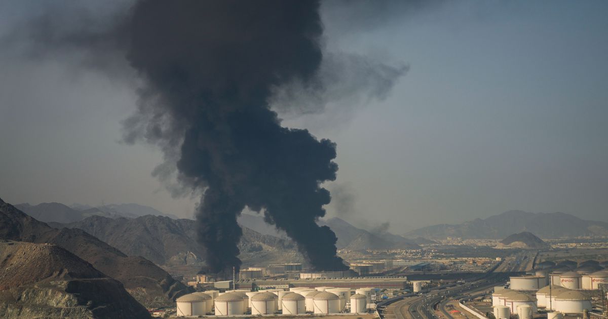 Gulf countries report new attacks after Iran warns major UAE ports to evacuate :: WRAL.com