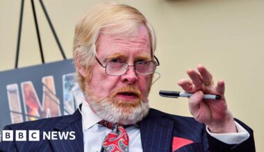 South Africa: New US ambassador criticised over racial controversy - BBC