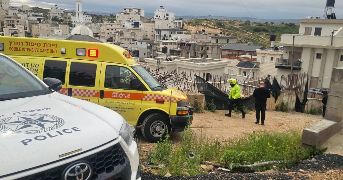 Five Iranian Missile Barrages Since Morning: At Least Six Wounded, Medics Say