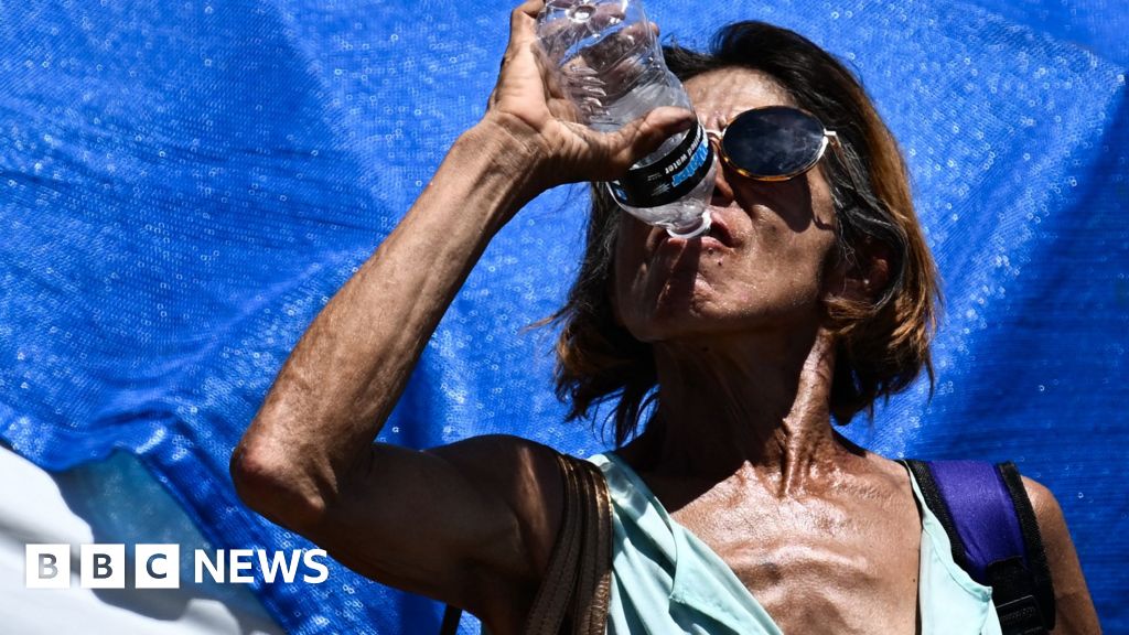 US west coast prepares for 'dangerous' heatwave in early spring - BBC