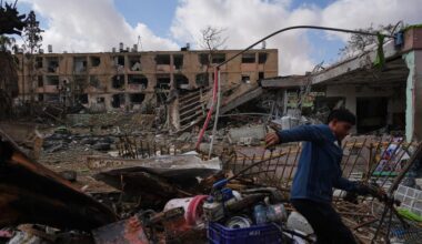 President Trump threatens attacks on power plants if Iran fails to open the Strait of Hormuz