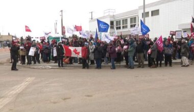 Protesters fear ‘American-style’ 2-tiered health care is coming to Canada