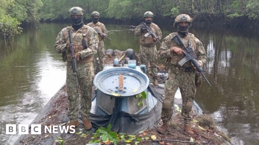 Ecuadorean troops find 35m-long 'narco-sub' hidden in nature reserve - BBC