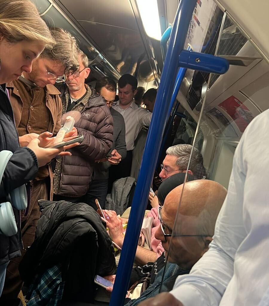 Victoria line suspended through central London due to casualty on the track - live - London Evening Standard