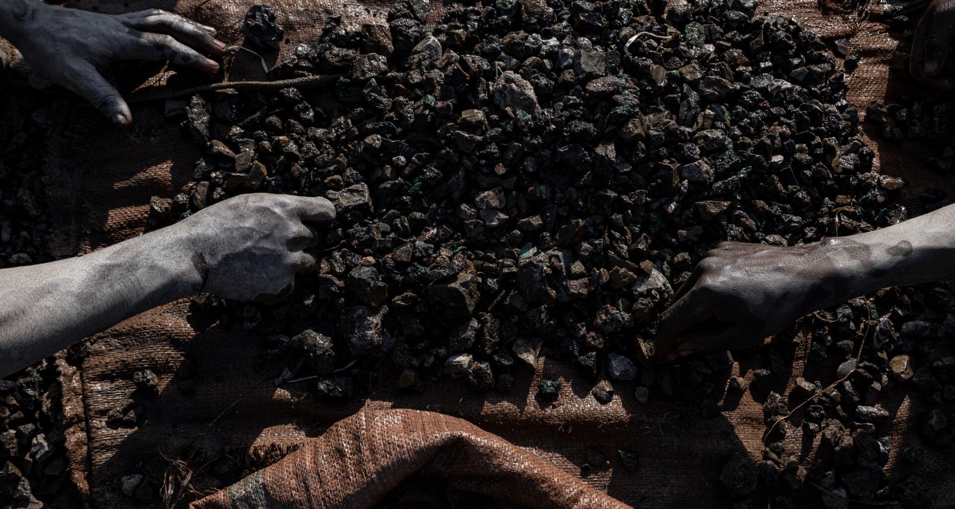 More than 200 killed in landslide at DRC coltan mine | Mining News