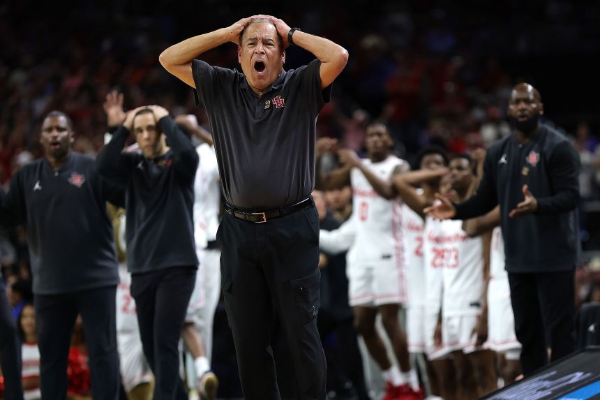 Head coach Kelvin Sampson of the Houston Cougars reacts during last year's national championship game against Florida.