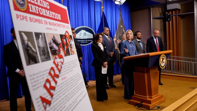 Accused DC pipe bomber tells court Trump’s broad Jan. 6 pardon should apply to him