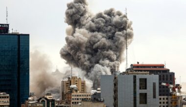 Most say Trump administration still hasn't explained Iran goals, CBS News poll finds