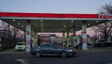 Oil prices are falling — gas prices aren't. Here's why.