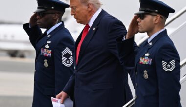 Trump arrives at dignified transfer for 6 soldiers killed in Iran