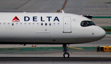 Delta suspends special services for lawmakers amid government shutdown