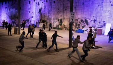 Israeli police attack journalists in Jerusalem, fracturing wrist of CNN producer