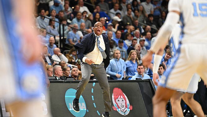 Hubert Davis' Future At North Carolina In Serious Doubt, As Boosters Have Checked Out. Decision Looming
