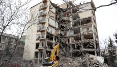 Trump says he will postpone strikes on Iran's power plants after "productive conversations," but Iran denies talks