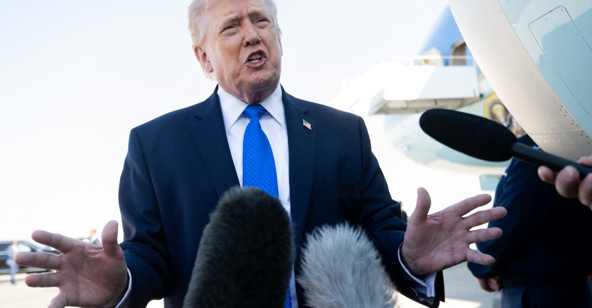 Airport delays: How Trump is complicating TSA funding