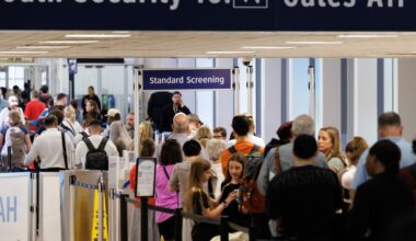 Airport delays: Security lines improve as TSA agents gets paid