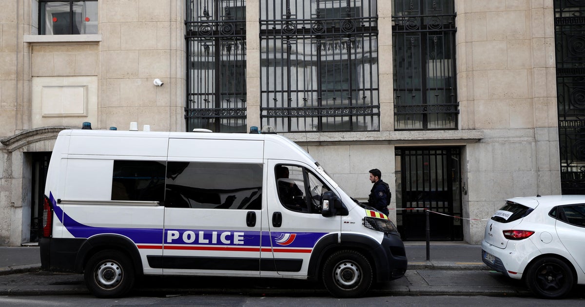 French police foil apparent bomb attack outside of Bank of America building in Paris
