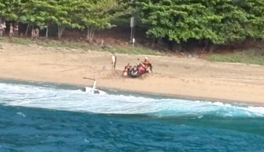 Helicopter crash off Hawaii leaves 3 dead, 2 injured, authorities say