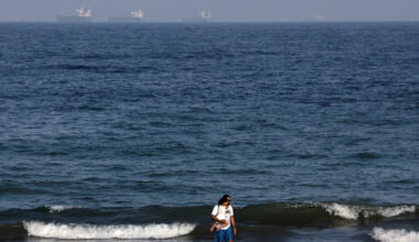 Ships in Gulf declare themselves Chinese to dodge attack