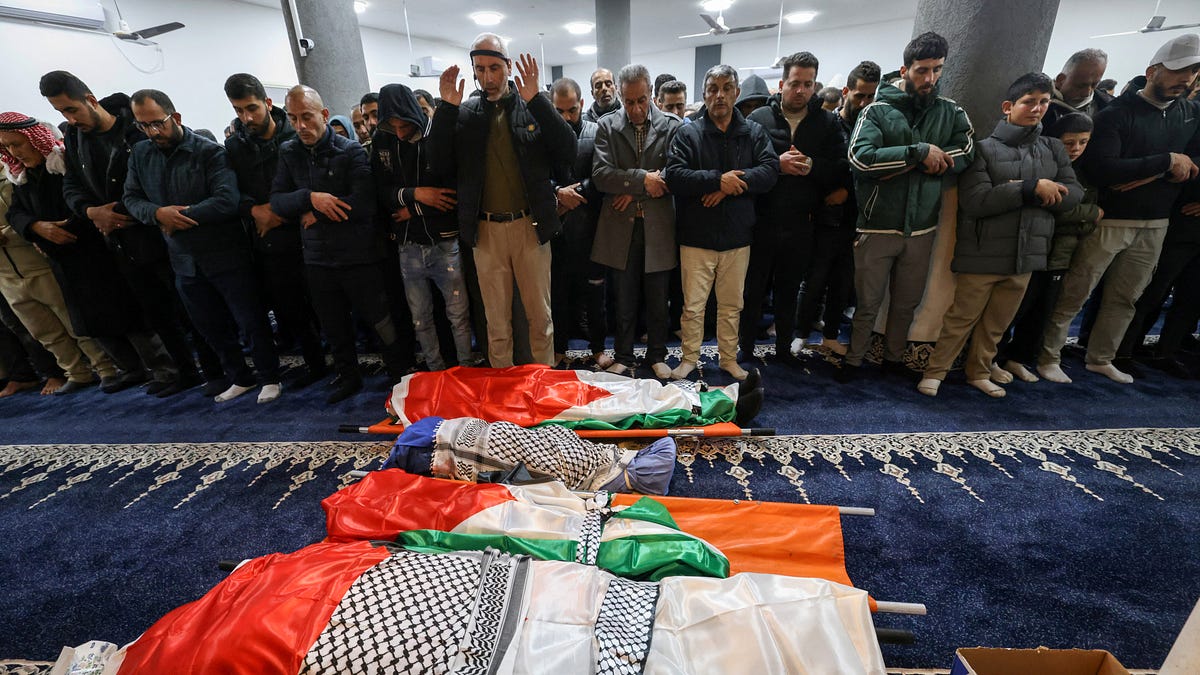 Israel Kills 4 Members of One Family and Attacks Muslim Worshippers on Eid