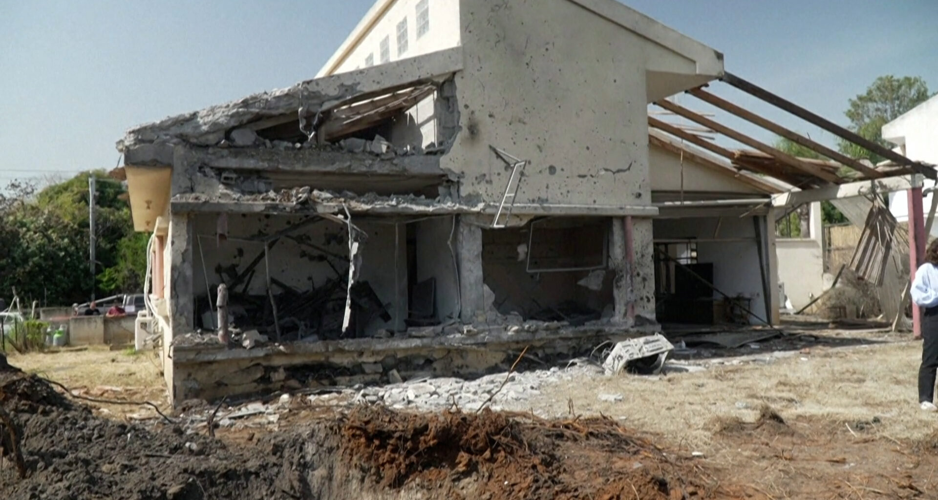 Air attack hits house in suburbs of Tel Aviv | US-Israel war on Iran News