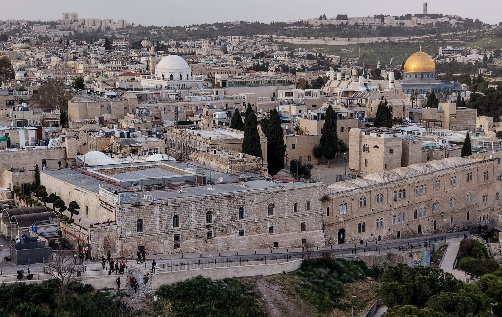 Explosion hits Jerusalem’s Old City after Iran missile alert | Drone Strikes
