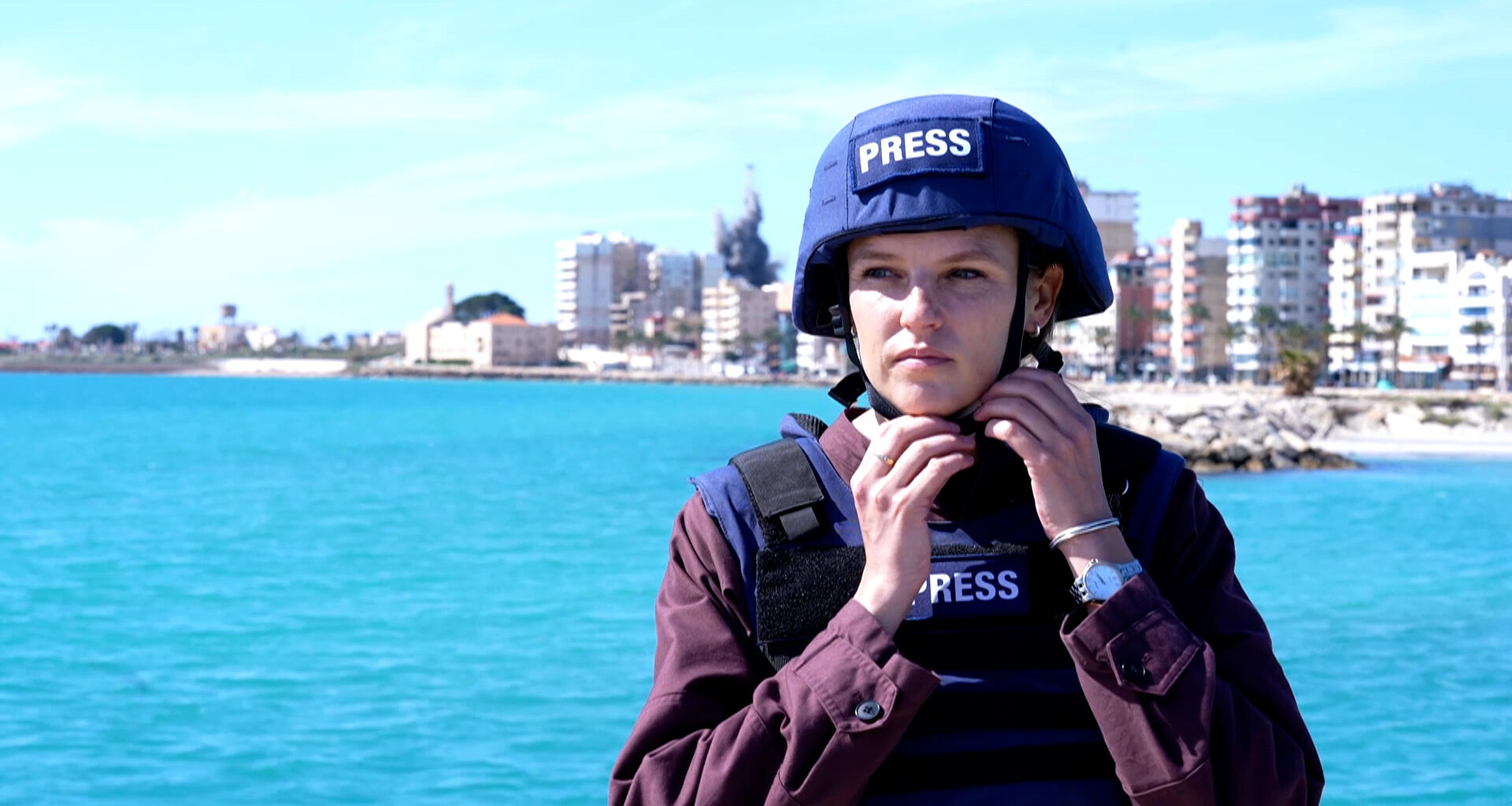 Israeli strike hits Tyre during Al Jazeera report | Israel attacks Lebanon