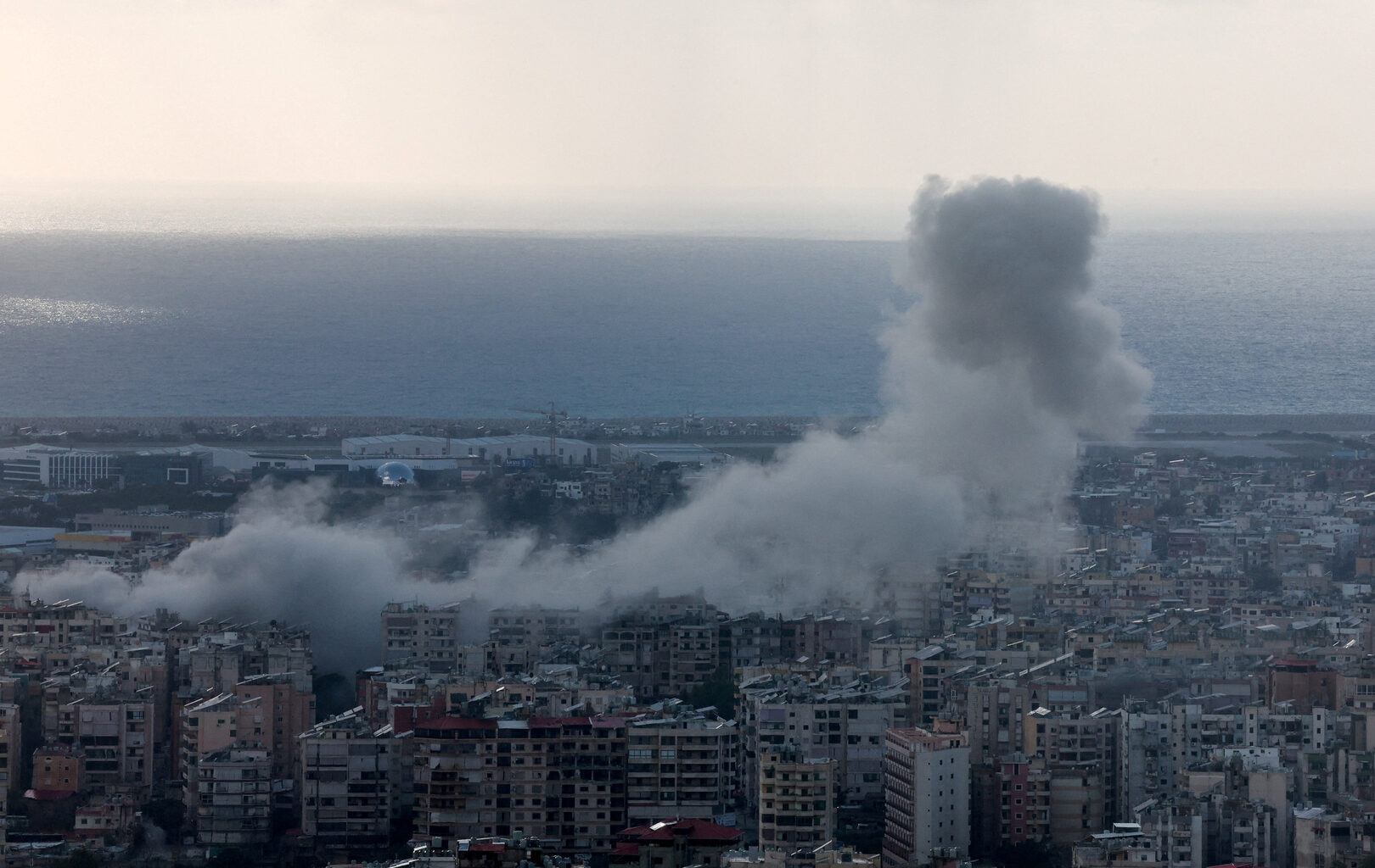Smoke rises over Beirut suburbs after massive Israeli airstrike | Newsfeed