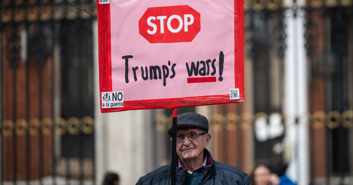 How do other countries view the U.S. and Israel's war with Iran?