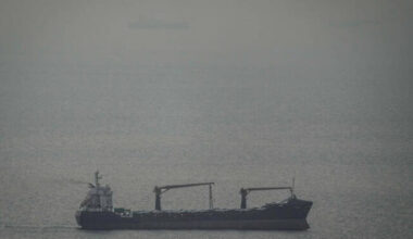 Iran threatens to deploy ‘naval mines’ in Gulf if US, Israel attack its coasts, islands｜Arab News Japan