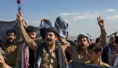 Iranian Kurdish opposition groups ready but holding back amid regional war