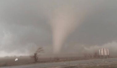 Giant tornado rips through Kankakee County, Ill., causing significant damage to area