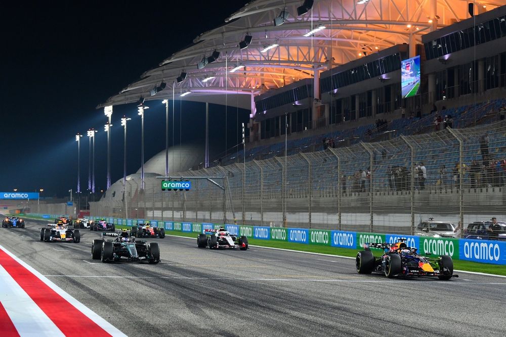 Max Verstappen, Red Bull Racing, Andrea Kimi Antonelli, Mercedes, Esteban Ocon, Haas F1 Team