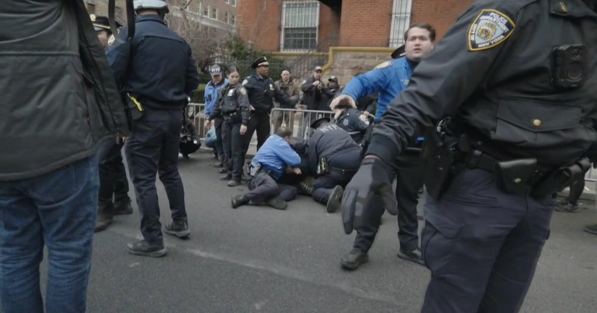 Suspicious devices ignited during protests near Manhattan's Gracie Mansion, Mamdani's official residence