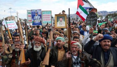 Houthis warn ‘fingers on the trigger’ as US-Israel war on Iran continues | US-Israel war on Iran News