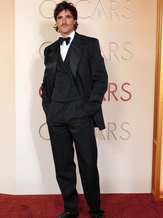 Looking tan, nominee Jacob Elordi. Pic: AP