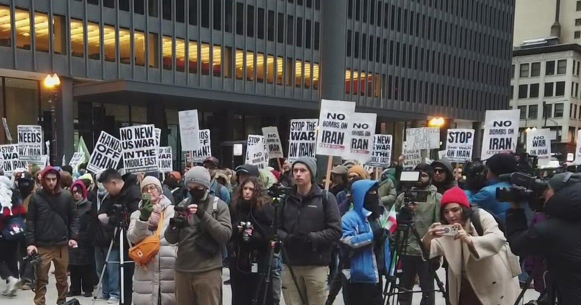 Anti-war protest against U.S., Israel strikes in Iran held in Chicago's Federal Plaza