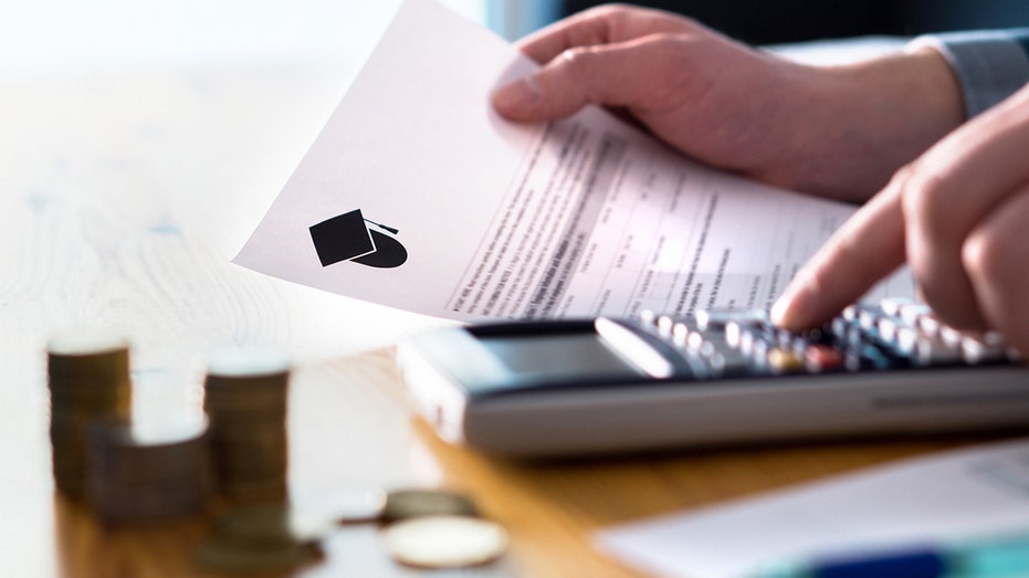 Student loan calculator, documents