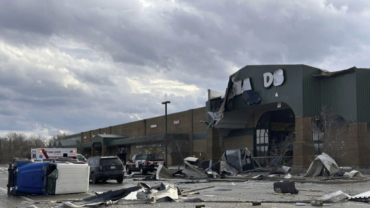 4 dead in Michigan as powerful storms that produced at least 1 tornado rip through the state