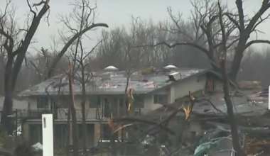 2 dead after tornadoes in Kankakee, Illinois and Northwest Indiana overnight; NWS confirms EF-1 in Jasper Co.