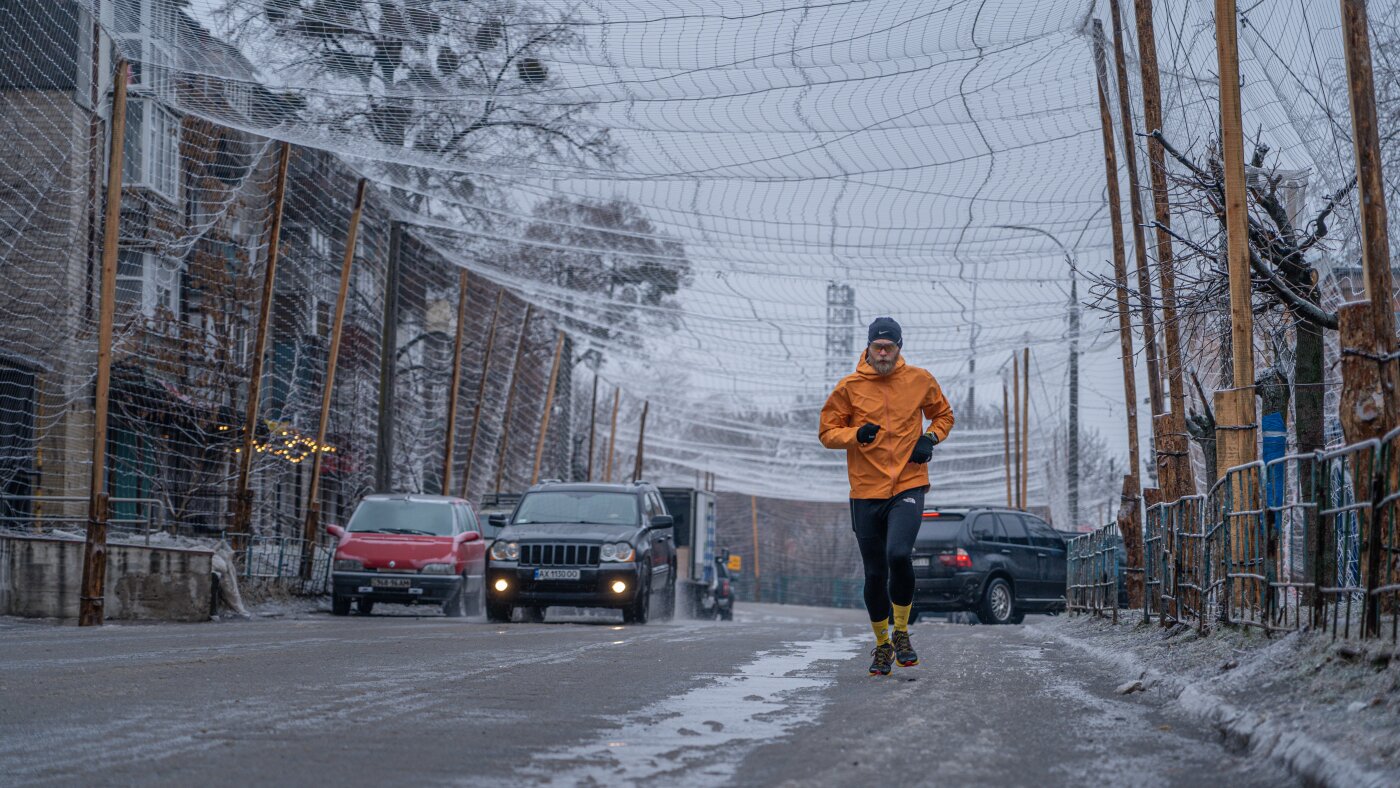 Ukraine hangs anti-drone nets over roads as FPV drones reshape war : NPR