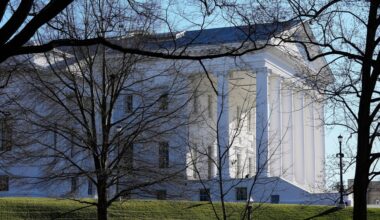 Virginia court allows Democratic-led redistricting referendum