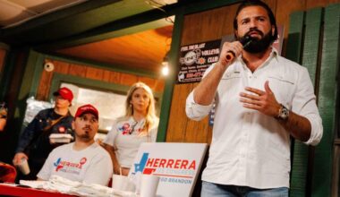 Gun rights 'absolutist' clears path to GOP nod after Gonzales exit