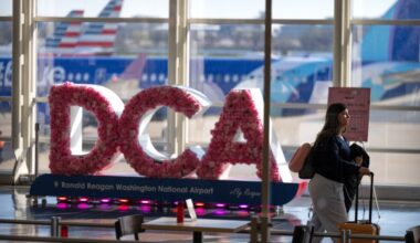 DC-area airports halt flights due to smell at air traffic center